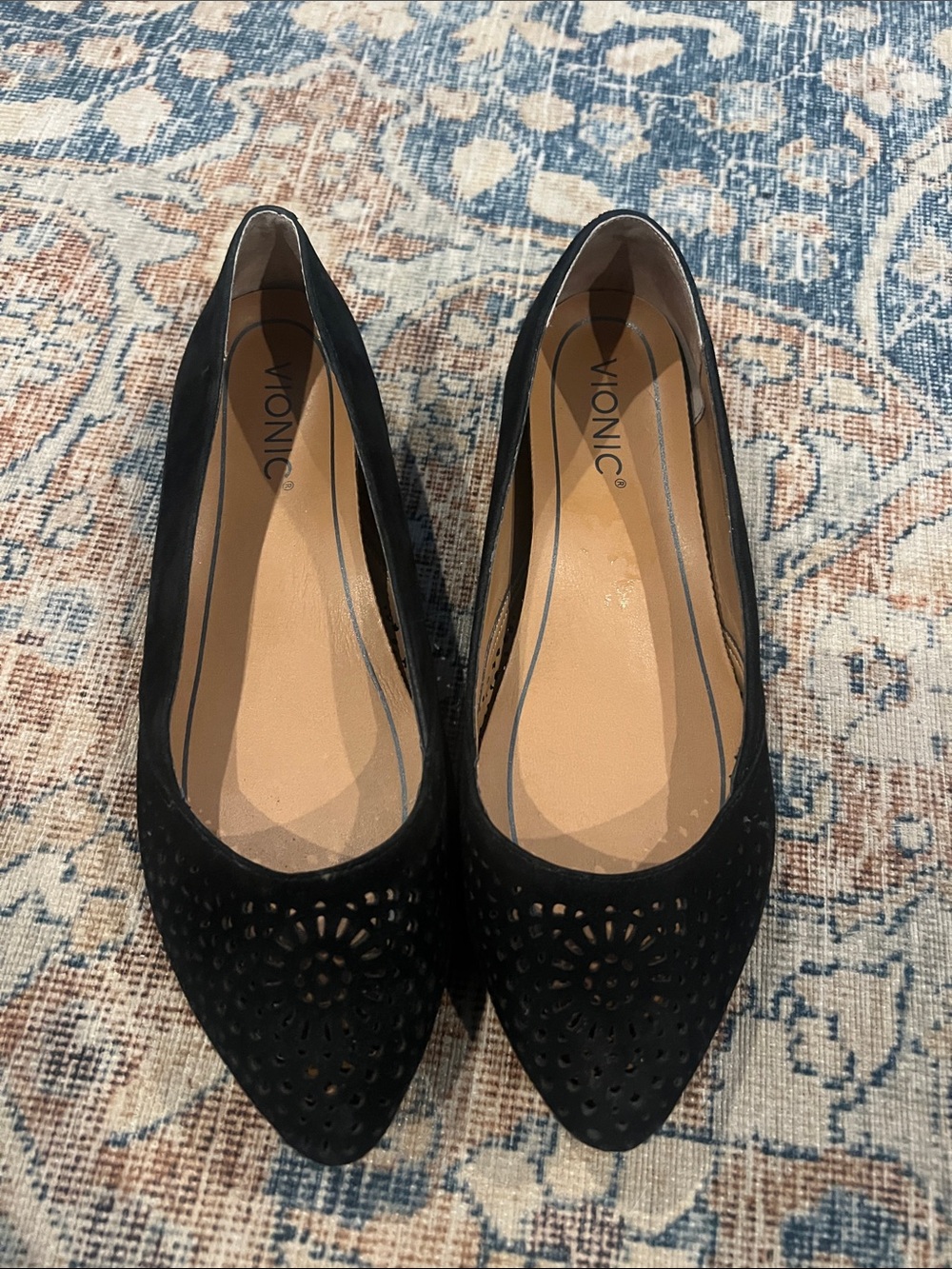 Vionic Black Carnela Perforated side Pointed Flats suede 7 1/2